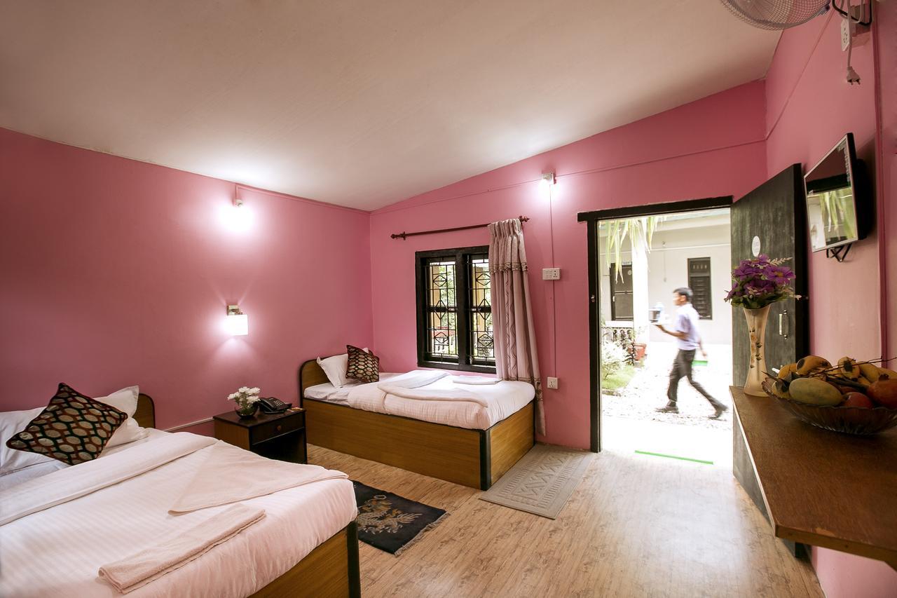 Sauraha Nana Hotel Exterior photo