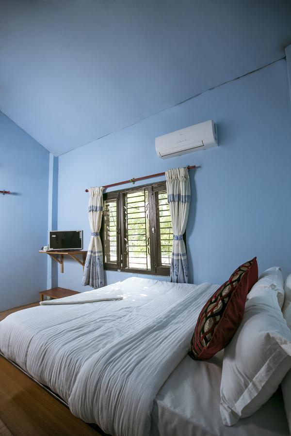 Sauraha Nana Hotel Exterior photo