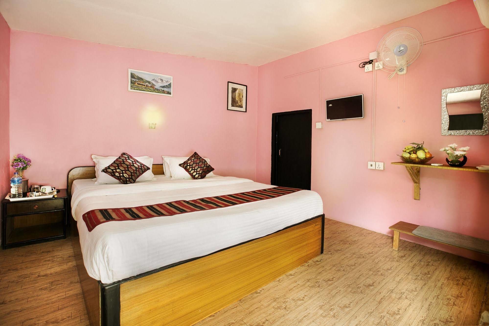Sauraha Nana Hotel Exterior photo